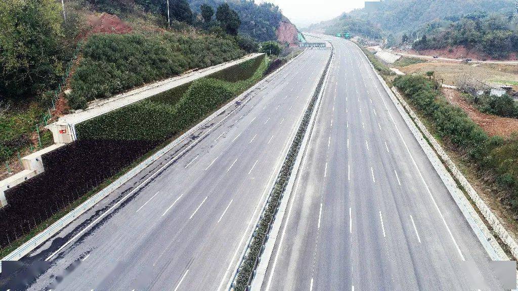 天府機(jī)場高速公路TJ4標(biāo)段項(xiàng)目